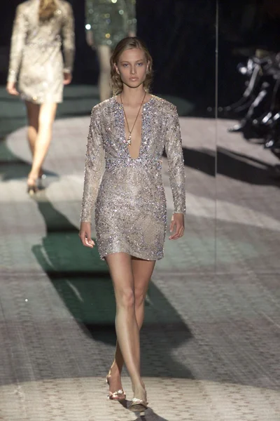 Look 48